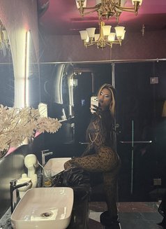 Veronika - Transsexual escort in New Delhi Photo 27 of 28