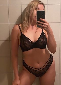 Veronika - puta in Copenhagen Photo 2 of 5