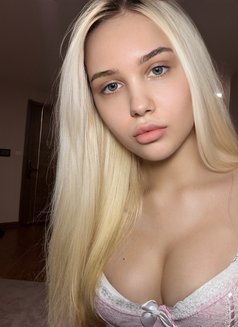 Veronika - puta in Bangkok Photo 2 of 8
