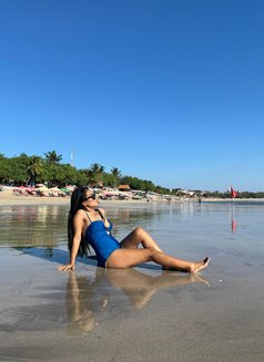 Vera - adult performer in Bali Photo 4 of 7
