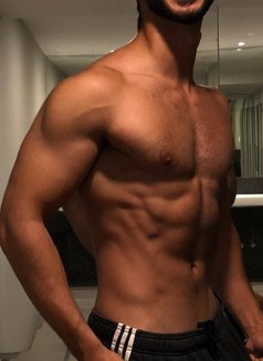 Vers - Male escort in Dubai Photo 2 of 2