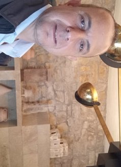 Vers Slave - Acompañante masculino in Beirut Photo 1 of 2