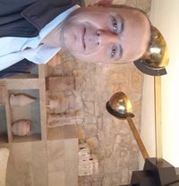 Vers Slave - Male companion in Beirut