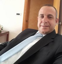 Vers Slave - Male companion in Beirut