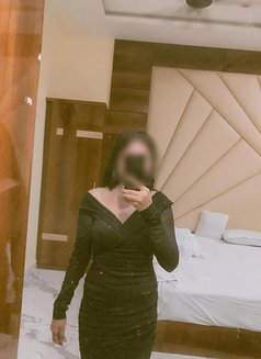 Versa - escort in Candolim, Goa Photo 4 of 6