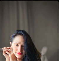 Versa TOP Ladyboy MARIANNA MARIE - Transsexual escort in Dubai Photo 1 of 5