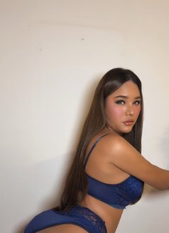VERSAcummer Kylie - Acompañantes transexual in Bangkok Photo 4 of 17