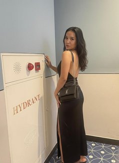 Versalite Amelia - Acompañantes transexual in Jakarta Photo 12 of 15