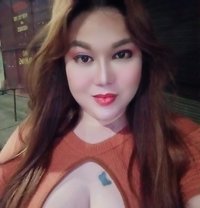 Versatile Curveyladyboy - Transsexual escort in Makati City