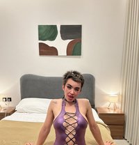 نادني سكينة Versatile Dick Big n Strong - Transsexual escort in Riyadh Photo 13 of 13