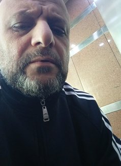 Versatile Gay للشواذ - Male escort in Cairo Photo 1 of 2