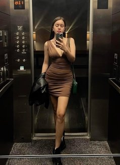 MEET AND CAM SHOW - Transsexual escort in Manila Photo 28 of 30
