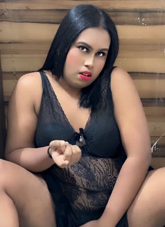 VERSATILE LADYBOY AKSHARA AVAILABLE - Transsexual escort in New Delhi Photo 5 of 14