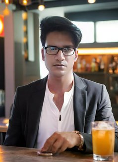 Passionate Male Escort for Women - Acompañantes masculino in Kolkata Photo 4 of 18