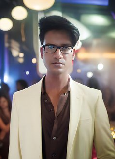 Passionate Male Escort for Women - Acompañantes masculino in Kolkata Photo 5 of 18