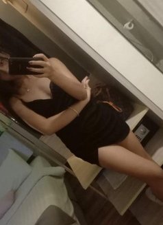 Versatile Naughty - Transsexual escort in Surabaya Photo 4 of 8