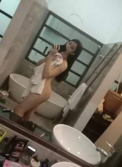 Versatile Naughty - Transsexual escort in Surabaya Photo 7 of 8