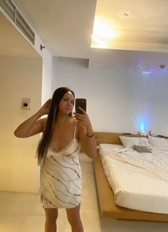 Versatile Top/Bottom (100% real 6.5inch) - Transsexual escort in Bangkok Photo 21 of 21