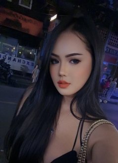 Versatile Ts Best GFE - Transsexual escort in Bangkok Photo 15 of 16