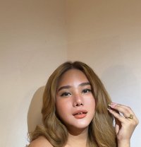 KYLIE cums a lot - Transsexual escort in Bangkok Photo 6 of 17