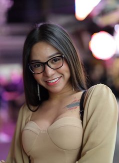 Meet up or cam show - Transsexual escort in Manila Photo 12 of 29