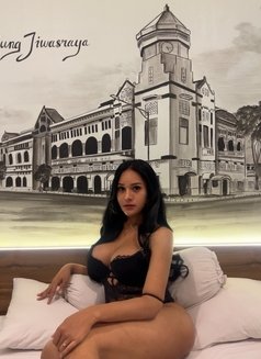 VERSTAIL PRETTY LADYBOY INDONESIA - Transsexual escort in Jakarta Photo 23 of 30