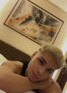 Verstoptwink - Acompañantes masculino in Al Manama Photo 5 of 5