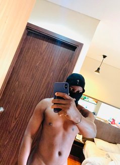 Veryhuge - Male escort in Jakarta Photo 1 of 7
