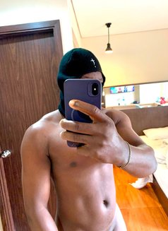 Veryhuge - Male escort in Jakarta Photo 2 of 7