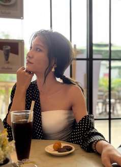 Vesper - Transsexual escort in New Delhi Photo 8 of 9