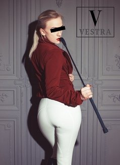 Mistress Vestra - Dominatrix in Dubai - dominatrix in Dubai Photo 5 of 19