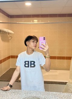 Vexen Sam Young Boy 22 - Male escort in Singapore Photo 9 of 17