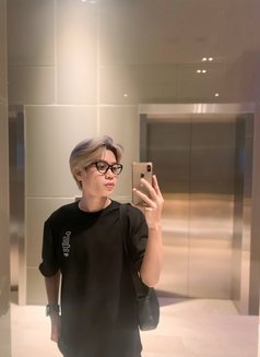 Vexen Sam Young Boy 22 - Male escort in Singapore Photo 3 of 17