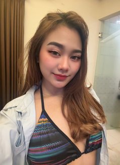 Vhania - escort in Bali Photo 2 of 3