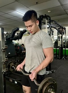 Vhinmasseur - Male escort in Quezon Photo 3 of 9