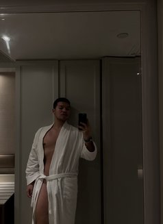 Vi Pwith Lee - Acompañantes masculino in Shanghai Photo 3 of 9