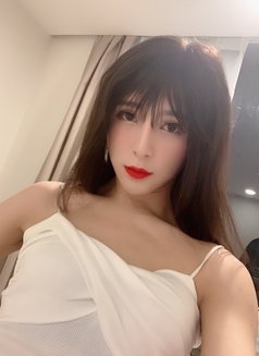 Vi Vi - Transsexual escort in Shanghai Photo 4 of 8