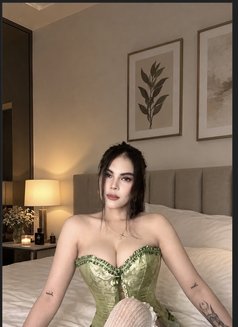 Via - escort in Abu Dhabi Photo 15 of 18