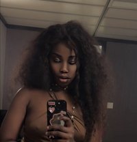 Viani - escort in Hong Kong