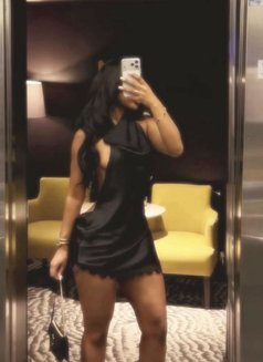 Viani - escort in Hong Kong Photo 5 of 5