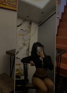 Vianna - Transsexual escort in Manila Photo 5 of 6