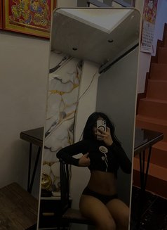 Vianna - Transsexual escort in Manila Photo 6 of 6