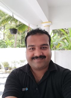 Vibin - Massage Therapist - Ladies only - Male escort in Abu Dhabi Photo 4 of 4