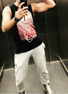 Vick - Male escort in New Delhi Photo 3 of 3