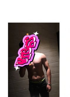 Vick Y99 - Acompañantes masculino in Mumbai Photo 5 of 5