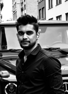 Vickey - Male escort in Gurgaon Photo 2 of 2