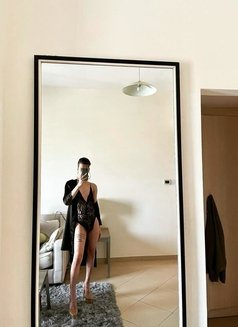 VickyCrossdress 22cm BDSM poppers - Male escort in Dubai Photo 3 of 8