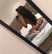 Vicky - escort in Cannes