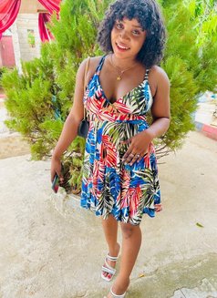 Vicky - escort in Şalālah Photo 3 of 4