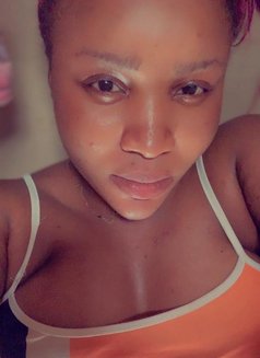 Vicky - escort in Şalālah Photo 4 of 4